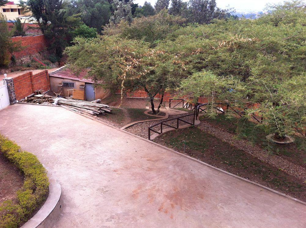 Discover Rwanda Youth Hostel Kigali Exterior photo