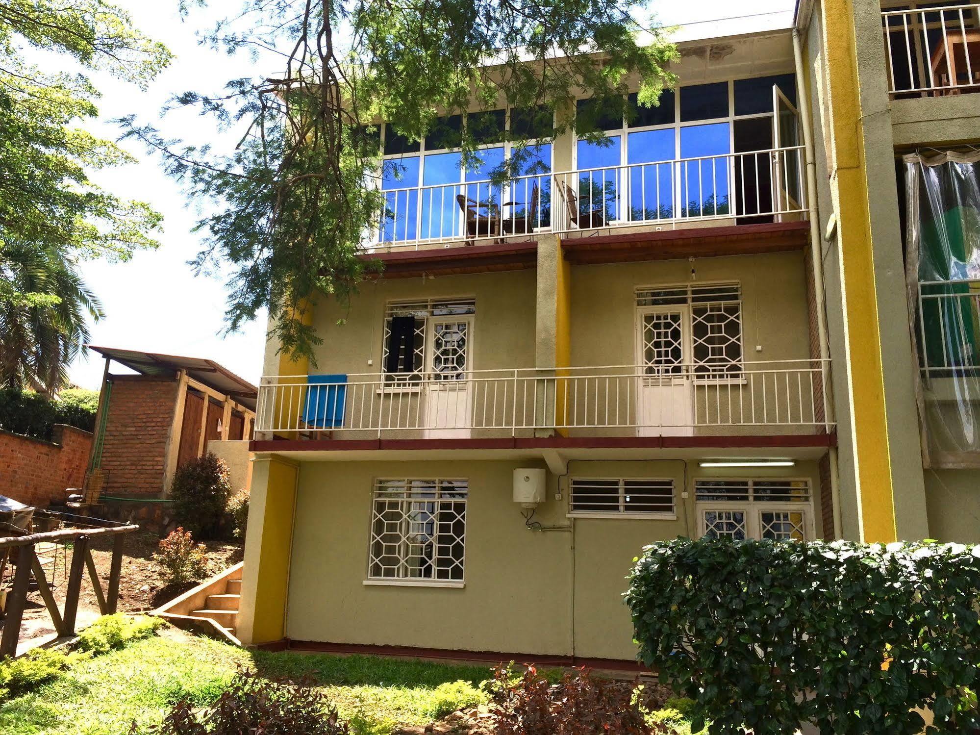 Discover Rwanda Youth Hostel Kigali Exterior photo