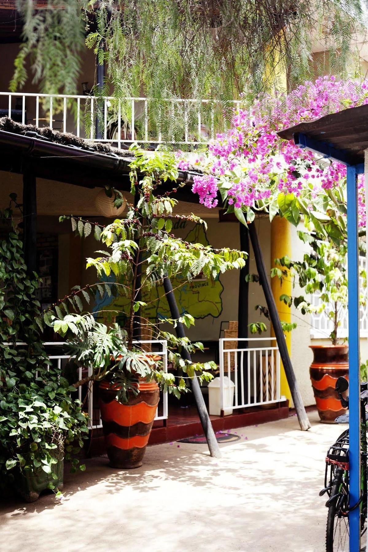 Discover Rwanda Youth Hostel Kigali Exterior photo